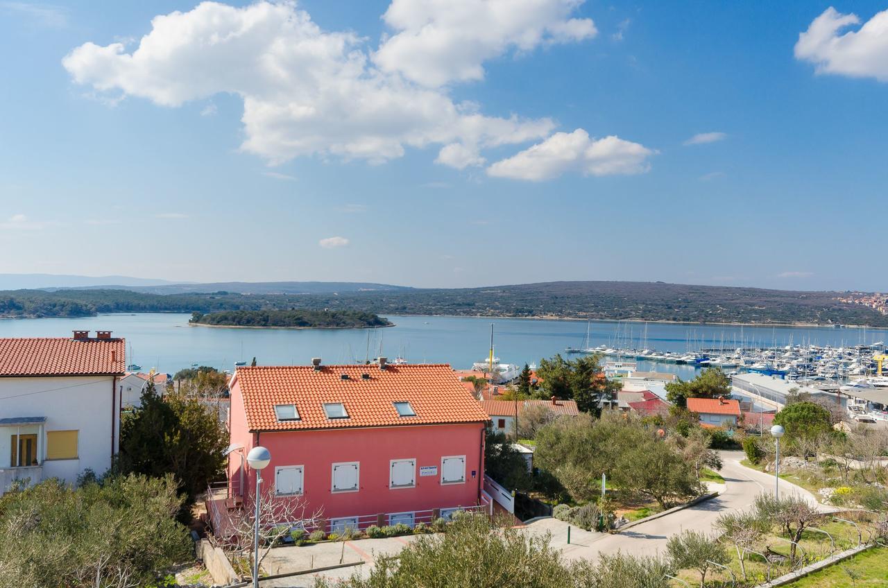 Apartments Krunoslav プナト エクステリア 写真